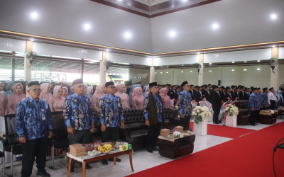 Khidmat dan Haru Warnai Pengukuhan dan Pelepasan Kelas XII MAN Tanah Laut Tahun Ajaran 2025/2026